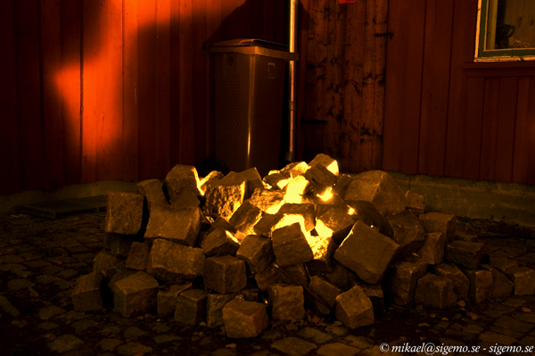 Golden rocks
